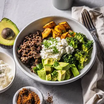 A photo of a mince and cottage cheese bowl, sent to Nova for a macro read